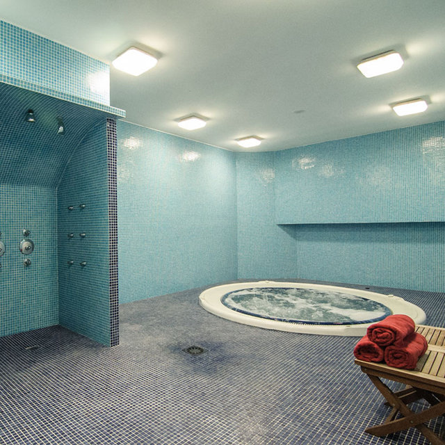 Ducha y jacuzzi spa