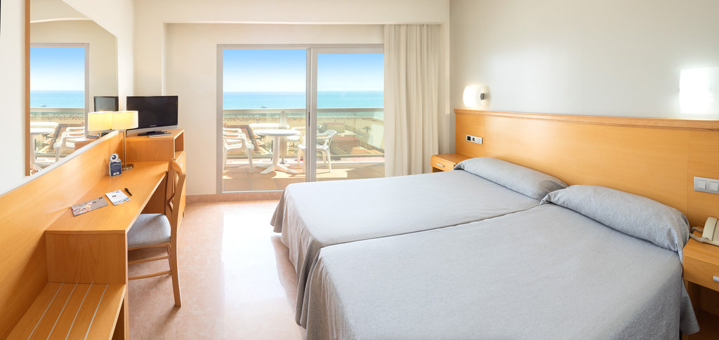 Habitación Triple vista al mar